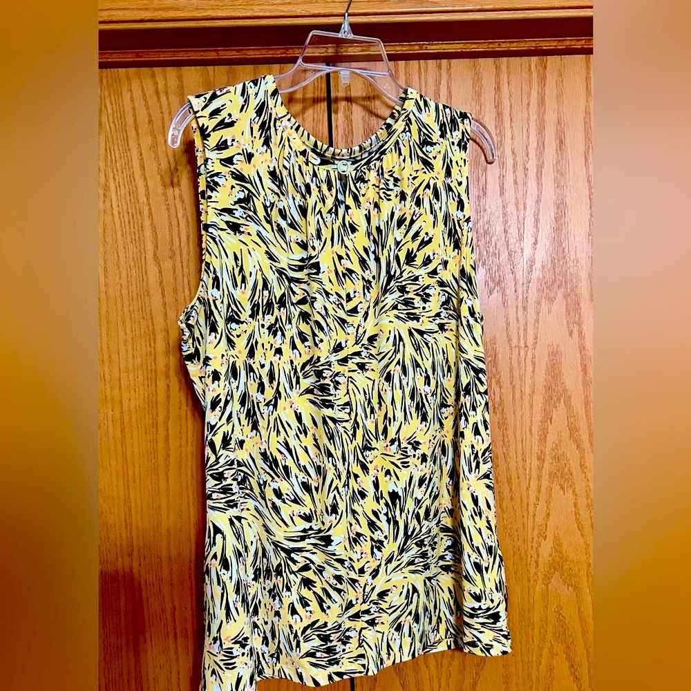 XL TALL Woman Soft Yellow Keyhole Neck Sleeveless Tunic Blouse